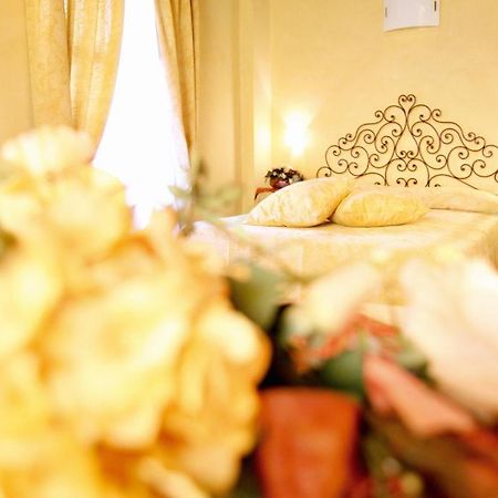 Hotel Palazzo Di Mezzo Carru Экстерьер фото