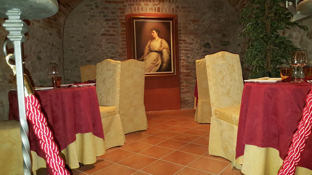 Hotel Palazzo Di Mezzo Carru Экстерьер фото