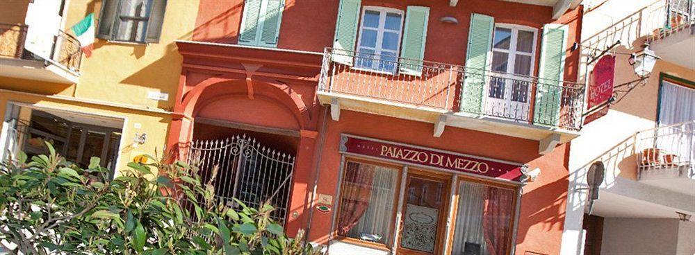 Hotel Palazzo Di Mezzo Carru Экстерьер фото