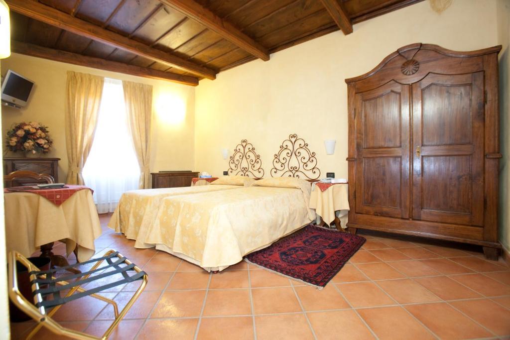 Hotel Palazzo Di Mezzo Carru Экстерьер фото